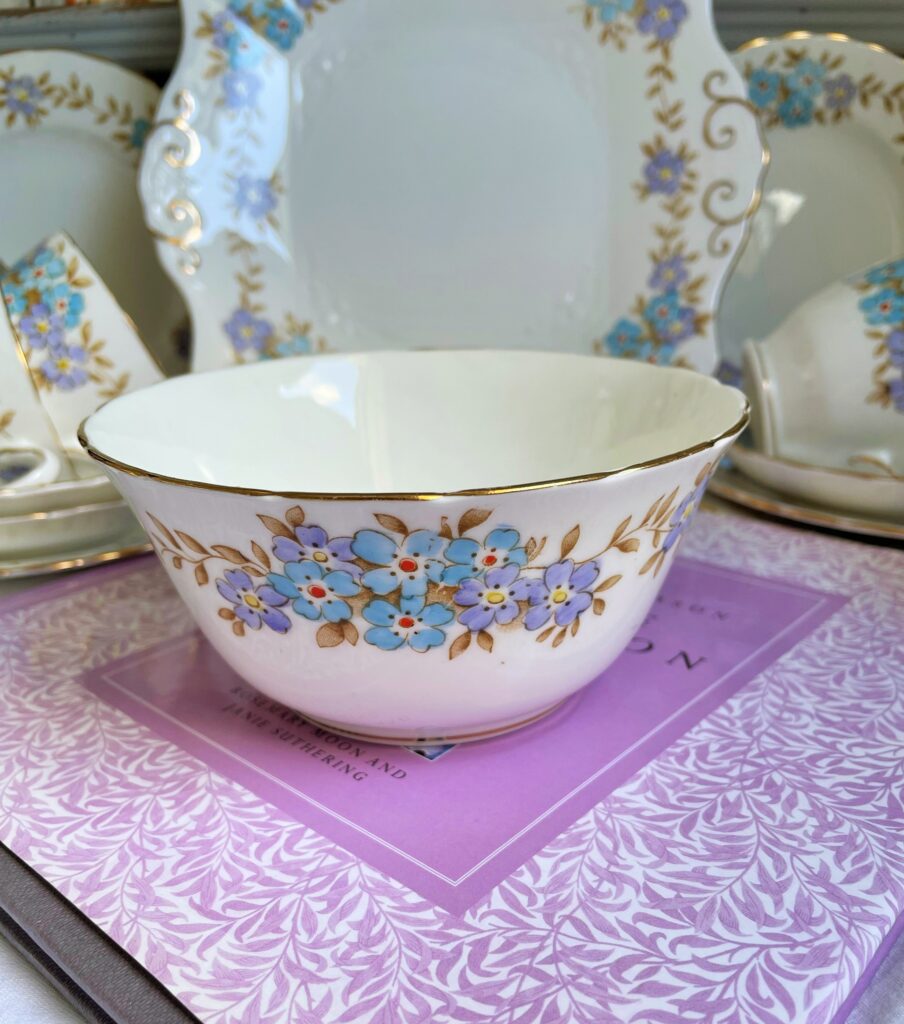 Vintage Hand Painted Tuscan China 15 Piece Tea Set