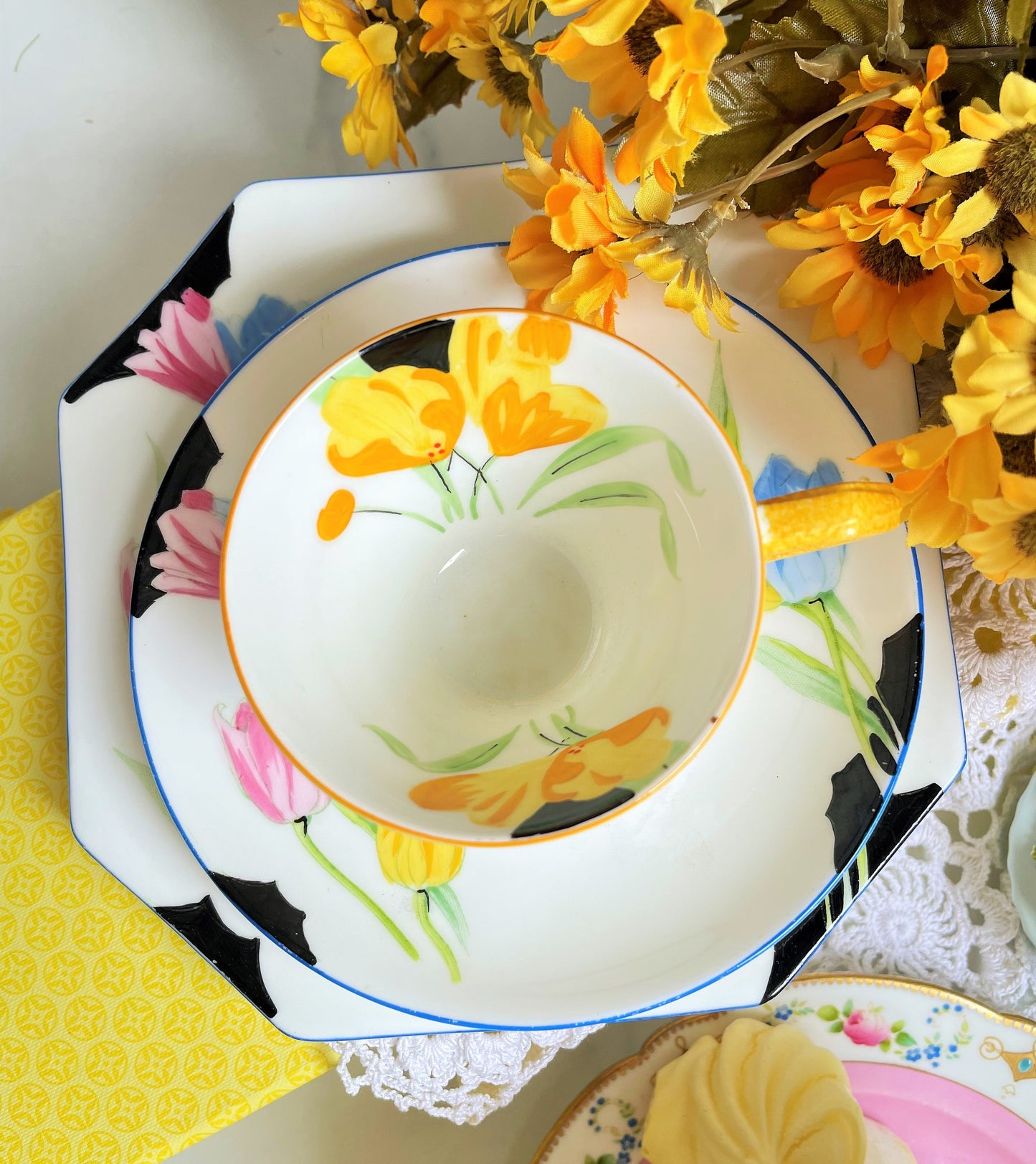 Tulip Paragon Hand Painted Art Deco Coffee Cup Trio