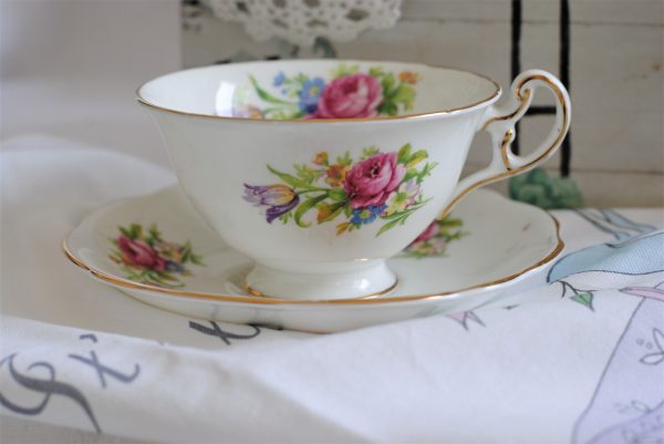 Vintage Foley Pompadour Tea Set