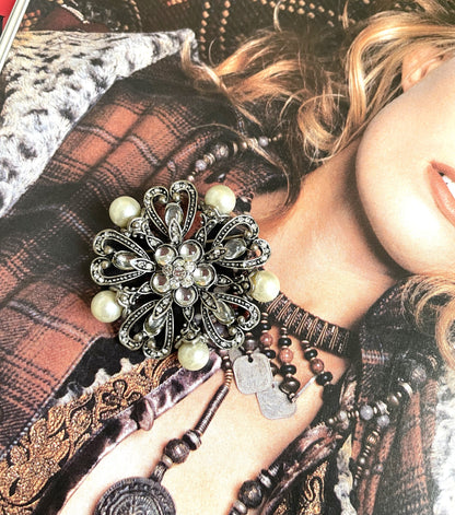 Vintage French Fleur De Leys Brooch